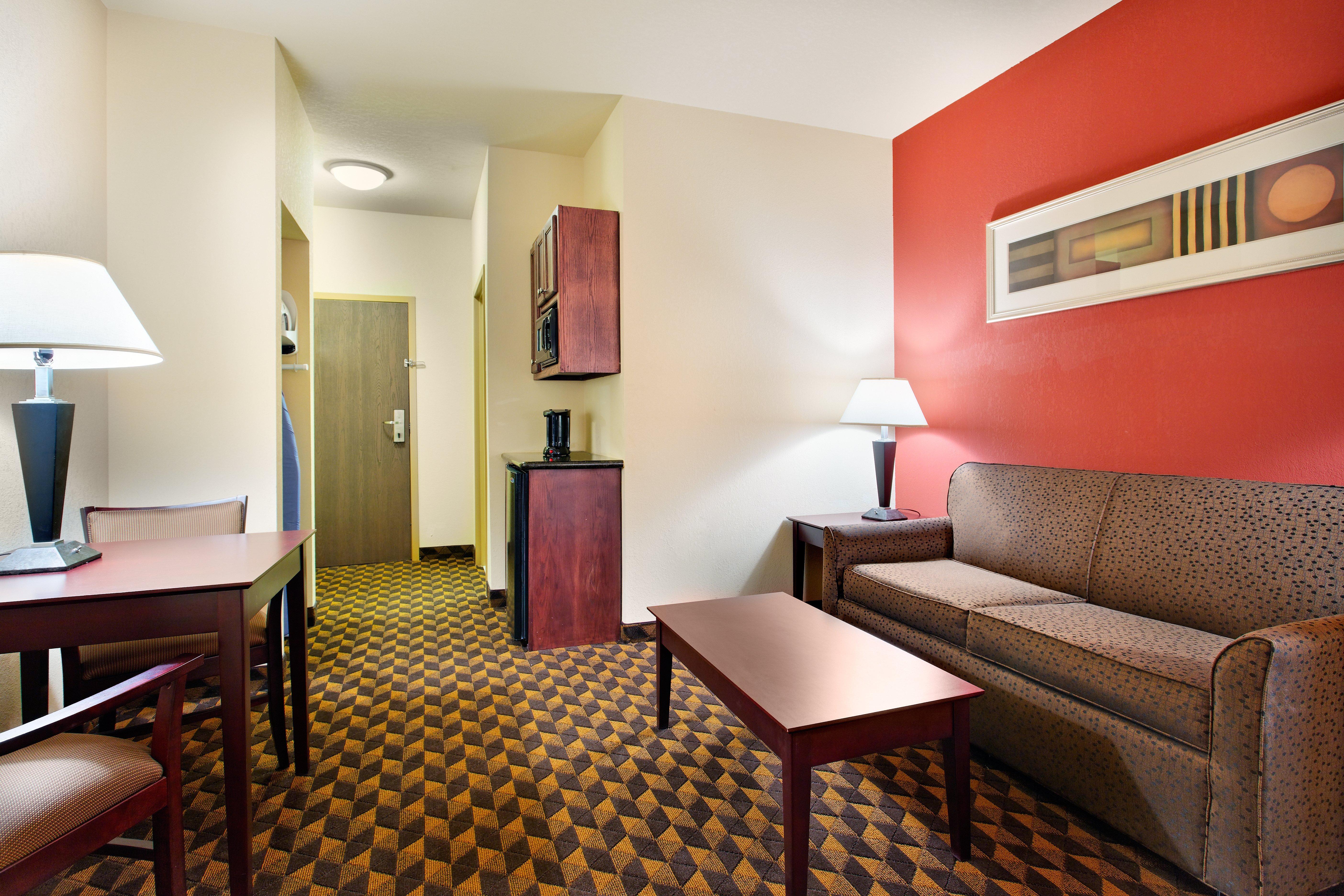Holiday Inn Express & Suites Malvern, An Ihg Hotel Exterior photo